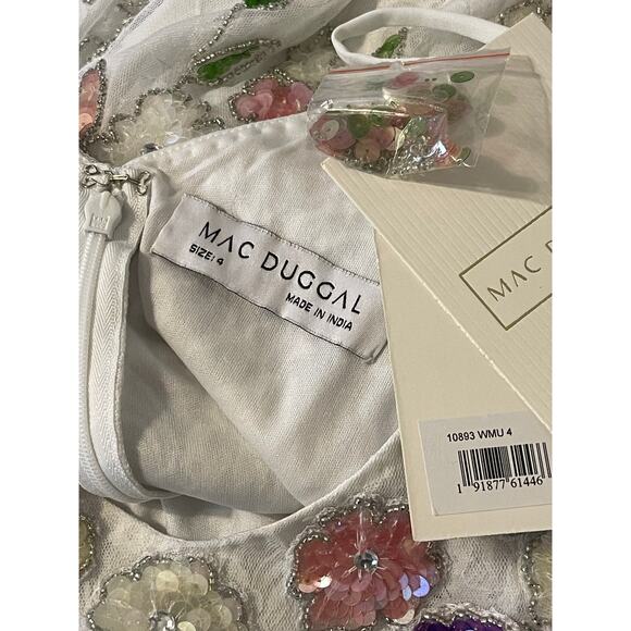 Mac Duggal NWT Size 4 10893 White Multi Embellished Lace Sleeveless V Neck Gown - Picture 10 of 11